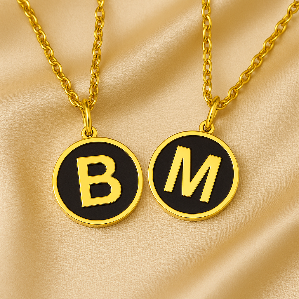 Letter & initiaal sieraden voor dames – edelstalen en zilveren letterkettingen