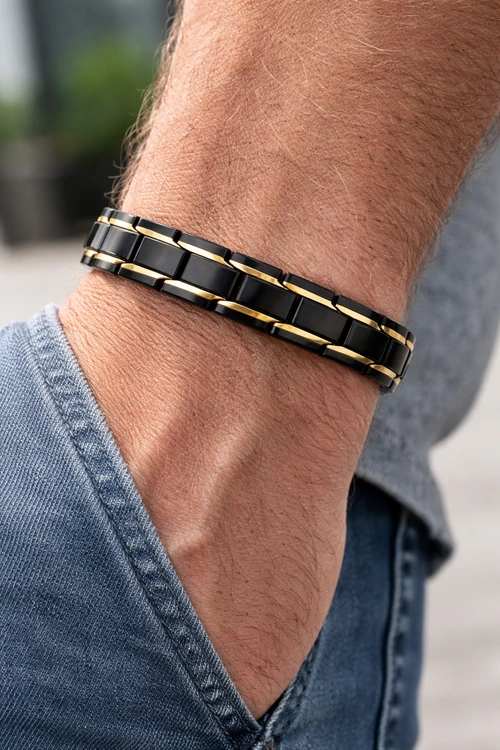 Schakelarmbanden heren kopen: edelstalen schakels van Mendes in mat zwart en goudkleurig