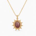 Deja Jewels Goudkleurige Dames Ketting met Ronde Bordeauxrode Zonhanger