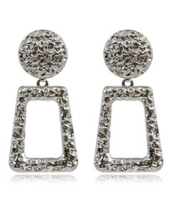 Dames oorbellen of oorhangers zilver rond en rechthoekig