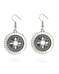 Ronde zilverkleurige dames oorbellen multicolor wit