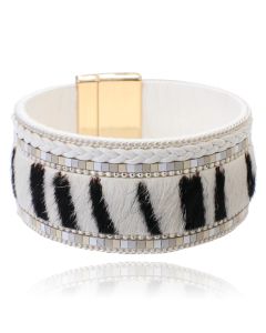 Witte brede dames armband met dierenprint