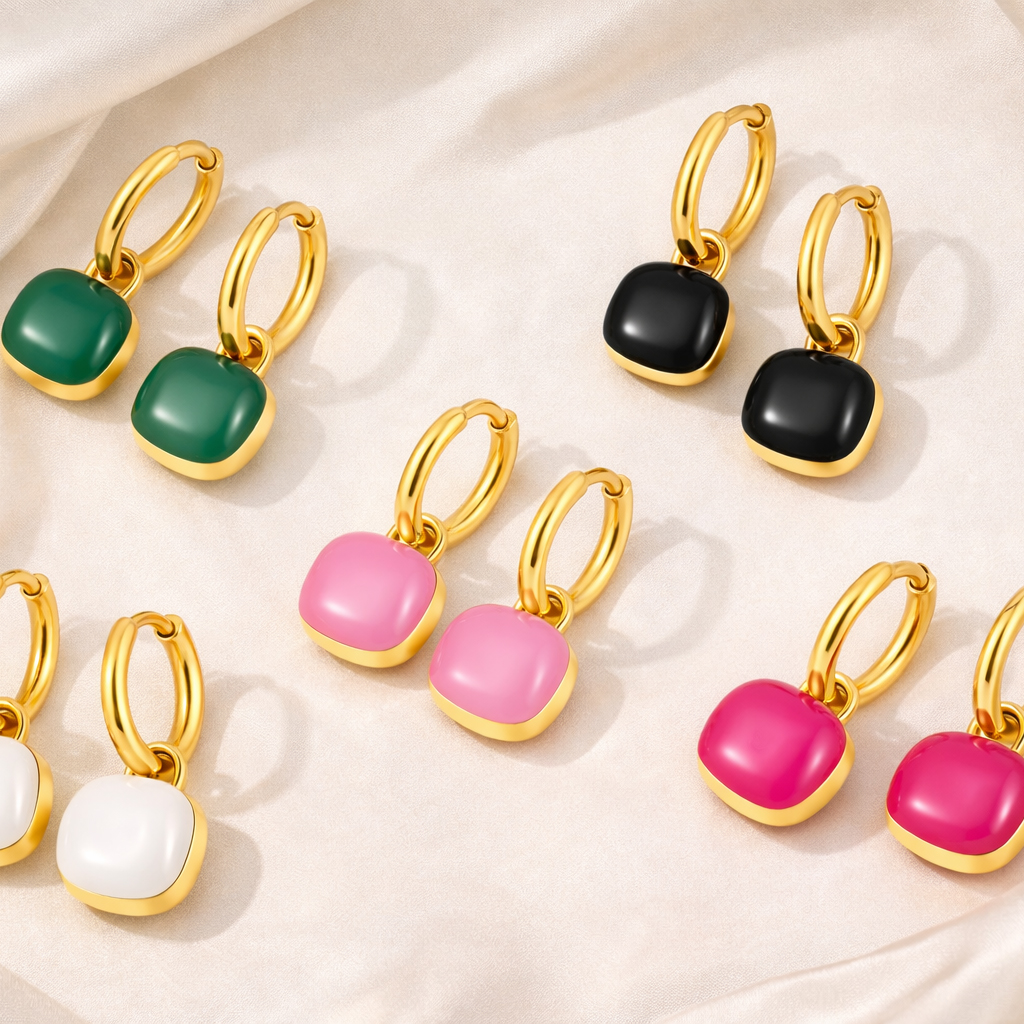 Deja Jewels Oorringen Goudkleurig Met Zwarte Acryl Hanger afbeelding 3